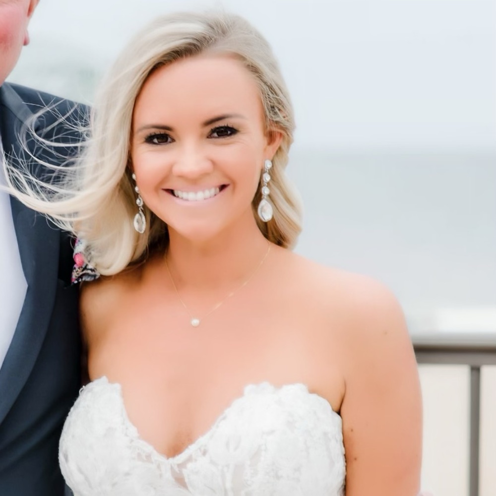 Meet your Posher, Elise